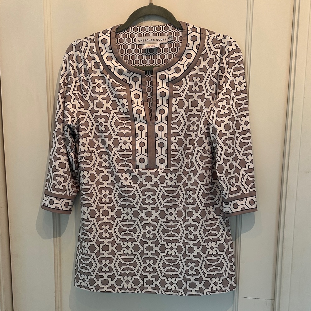Timeless Gretchen Scott Designs Grey and White Geometric Tunic
